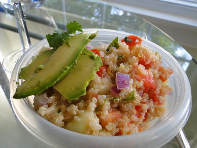 ensalada de quinoa y aguacate